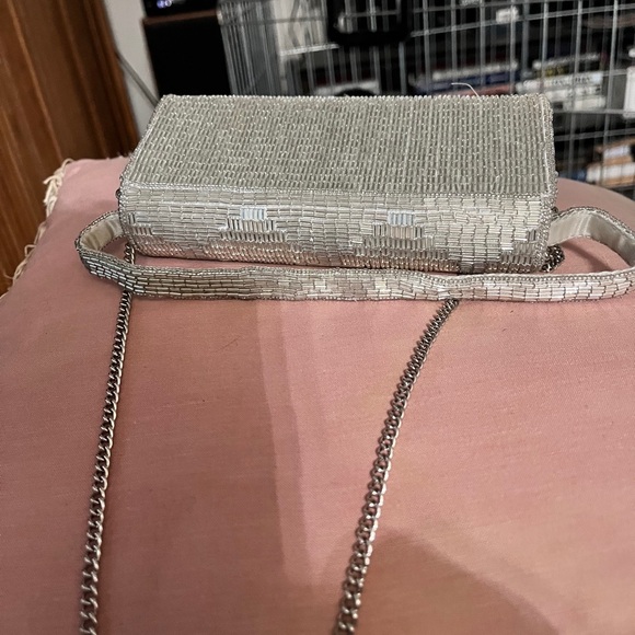 Elegant Silver Beaded Clutch - Picture 5 of 12